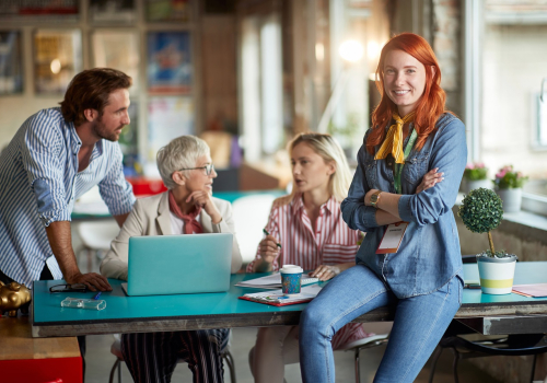 Collega's bespreken het Persoon-Werkfit model