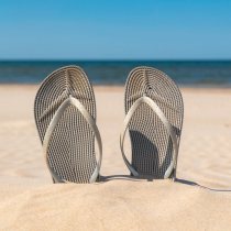 Sandalen in het zand