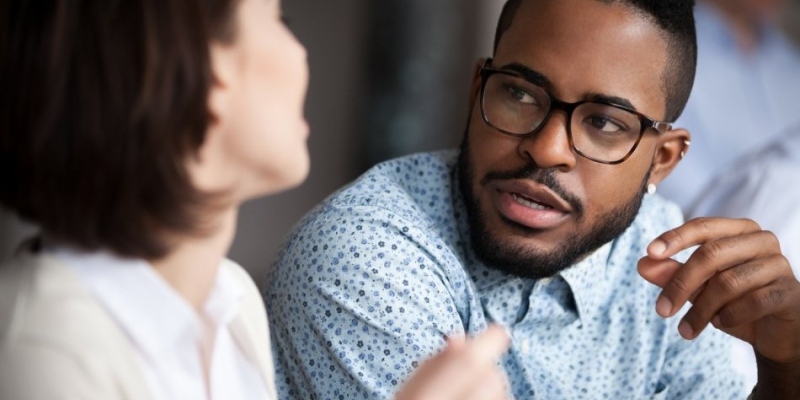 Decoratieve foto man met bril